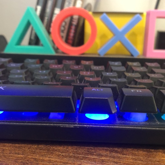 Light-up keyboard & mouse for competitive gaming. - Picture 3 of 4